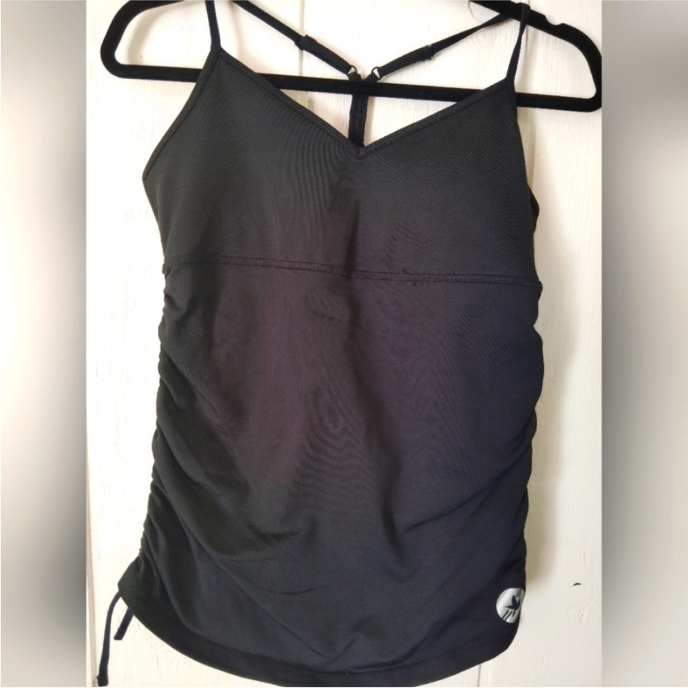 AERIE, F.I.T Racerback Active Tank.
EUC